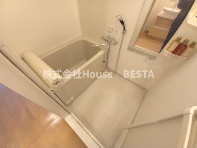 カスタリア三宮の浴室