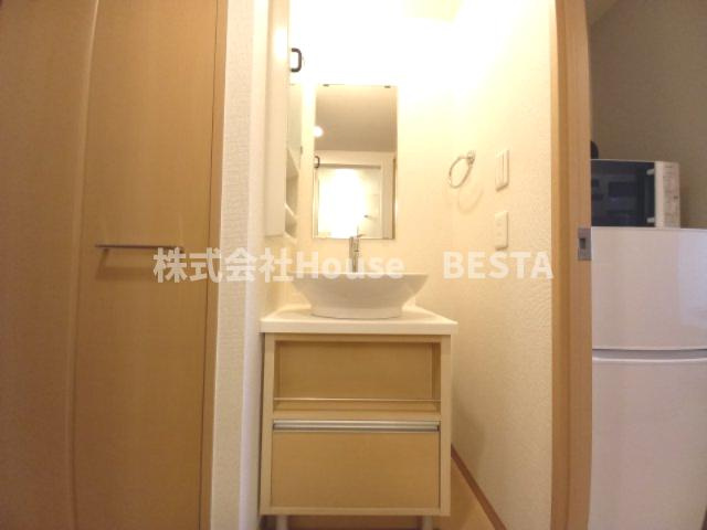 カスタリア三宮の独立洗面台