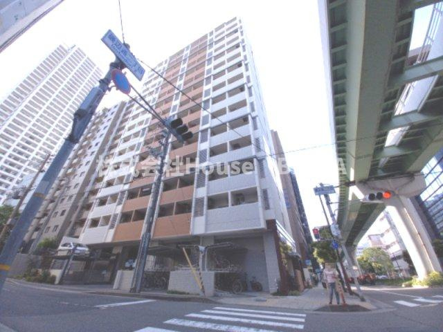 カスタリア三宮の外観