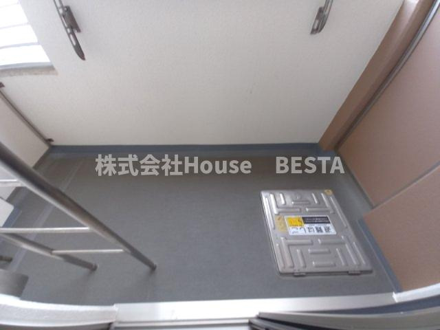 カスタリア三宮のバルコニー