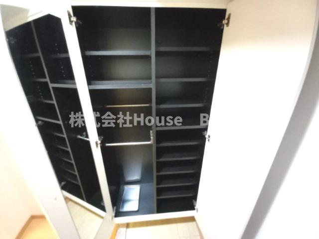 カスタリア三宮の収納