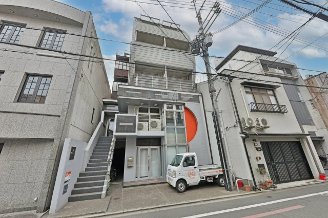 万寿寺ビルの外観