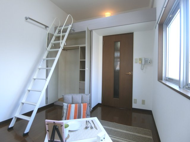 万寿寺ビルの居間・リビング|モデルルーム