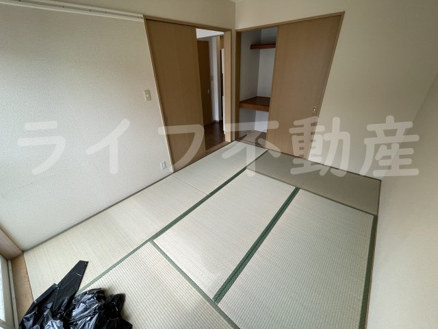 エステートピア旭の和室