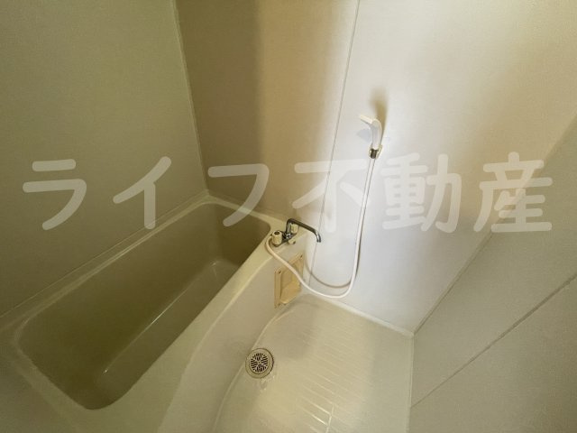 エステートピア旭の浴室