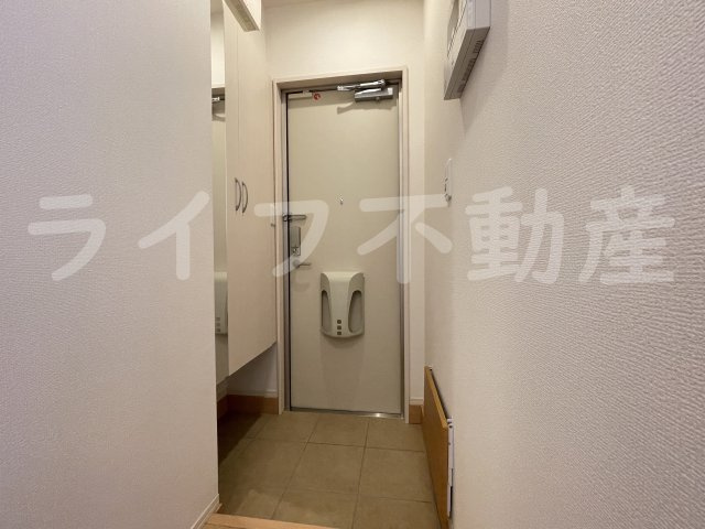 ルアーナA棟の玄関