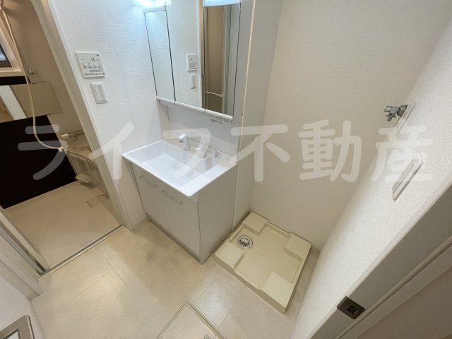 セレニティ若江東町の洗面所