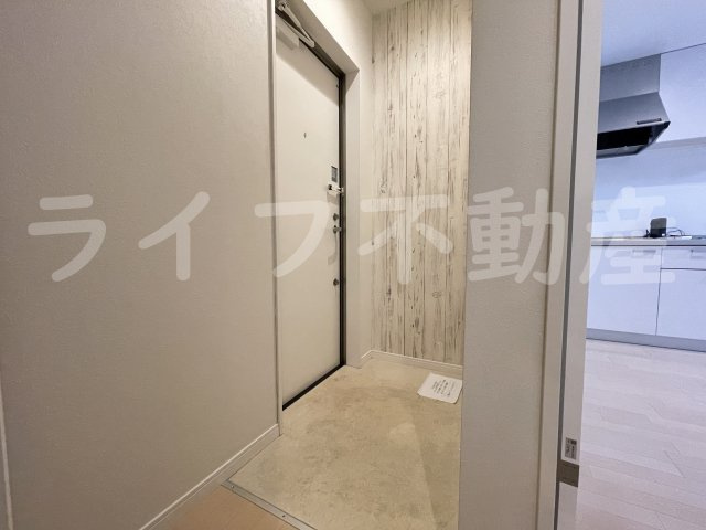 セレニティ若江東町の玄関