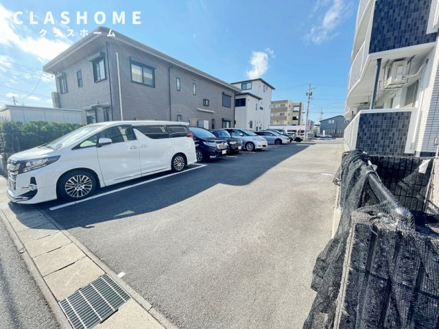 ヴィラ　クオーレ　　刈谷市近郊の賃貸はクラスホーム刈谷店の駐車場