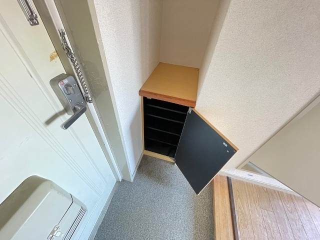 サンメゾン植田の玄関