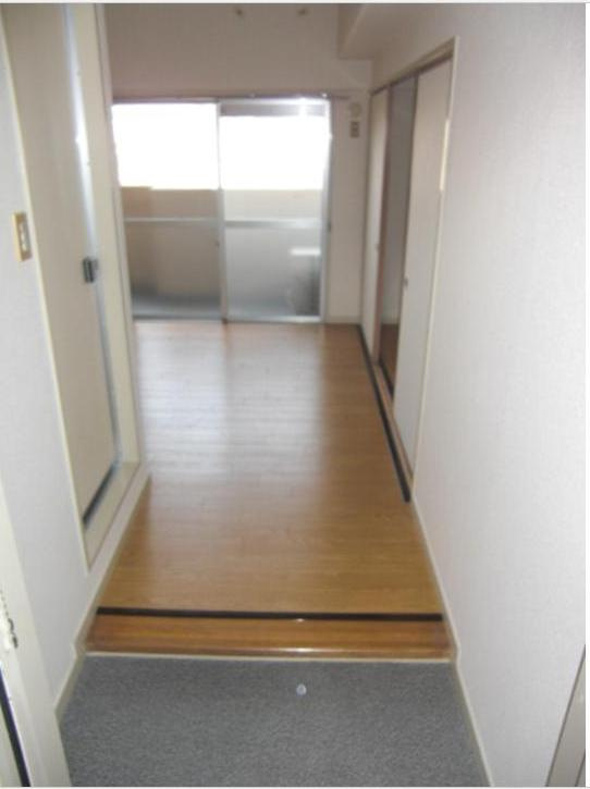 サンメゾン植田の玄関