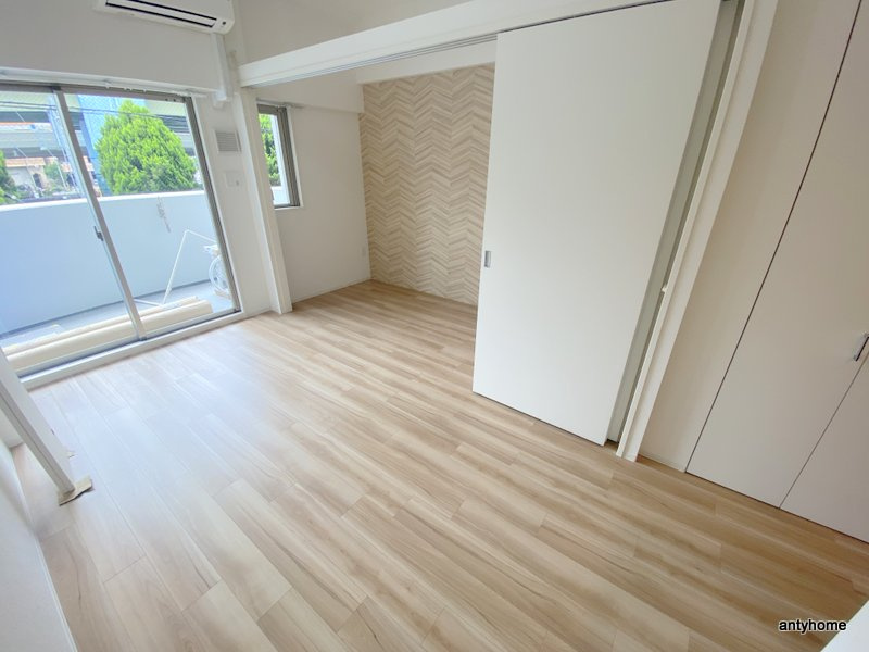 セレニテ阿波座ミラク　仲介手数料無料の居間・リビング
