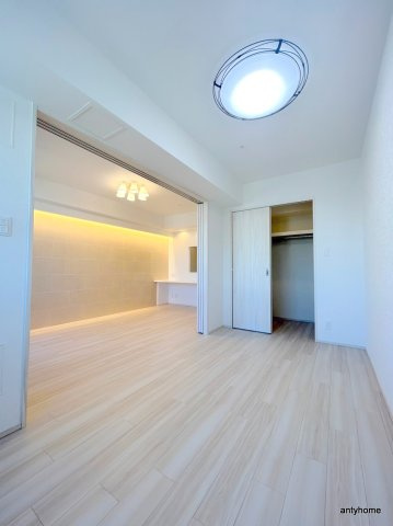 Vinoプレジオ本町　仲介手数料無料の洋室