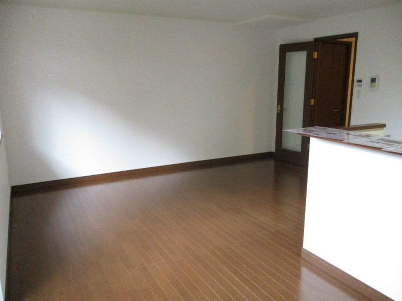 フォレストフォルム東山（南棟）の居間・リビング