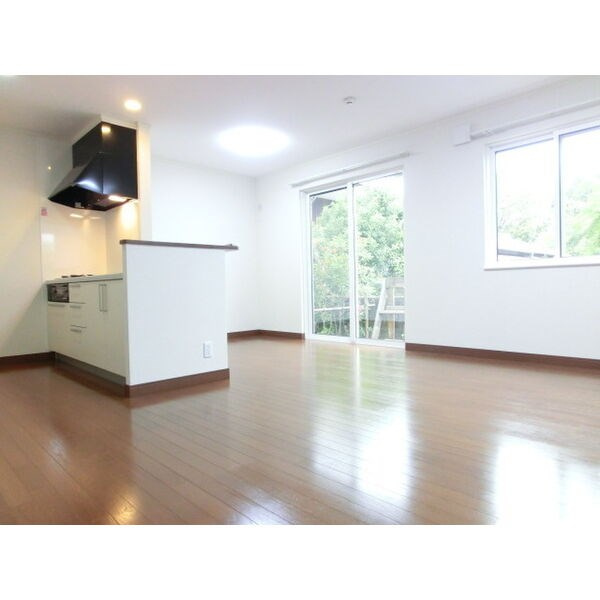 フォレストフォルム東山（南棟）の居間・リビング