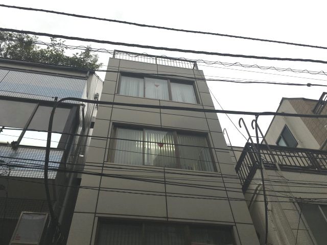 塚本ビルの外観