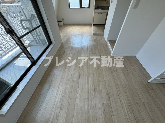 レジデンシア甲子園口の居間・リビング