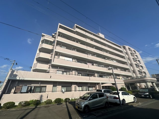 ロイヤルシャトー名取の外観