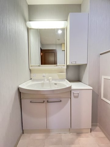 大阪市城東区今福西１丁目の賃貸マンションの洗面所