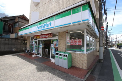 ファミリーマート 大宮中央店まで190ｍ