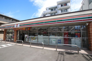 セブン－イレブン 大宮平和通り店まで130ｍ