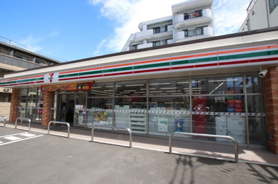 セブン－イレブン 大宮平和通り店まで130ｍ