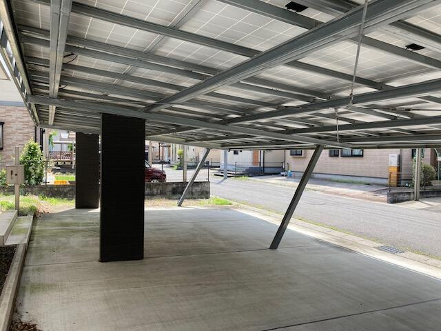 宇都宮市宝木本町　４ＬＤＫ　中古住宅の駐車場