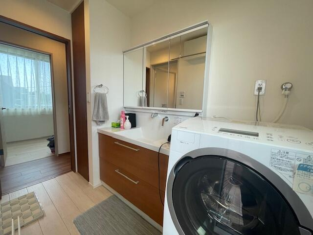 宇都宮市鐺山町　4ＬＤＫ　中古住宅のキッチン|洗面室にもたっぷり収納♪