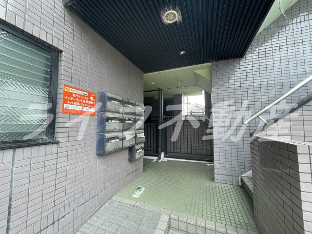 ハピネス2000のエントランス|毎日通るエントランスはこのようになっています