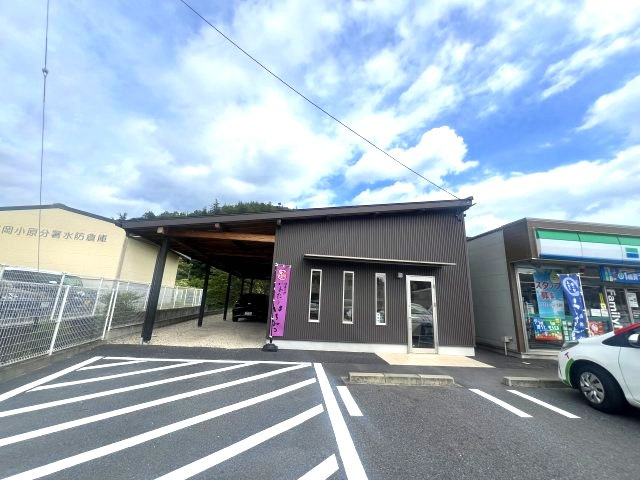 木瀬町貸店舗の駐車場