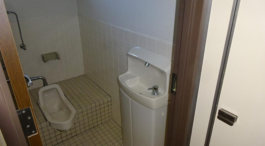 栗東市綣１丁目の店舗事務所のトイレ|トイレです