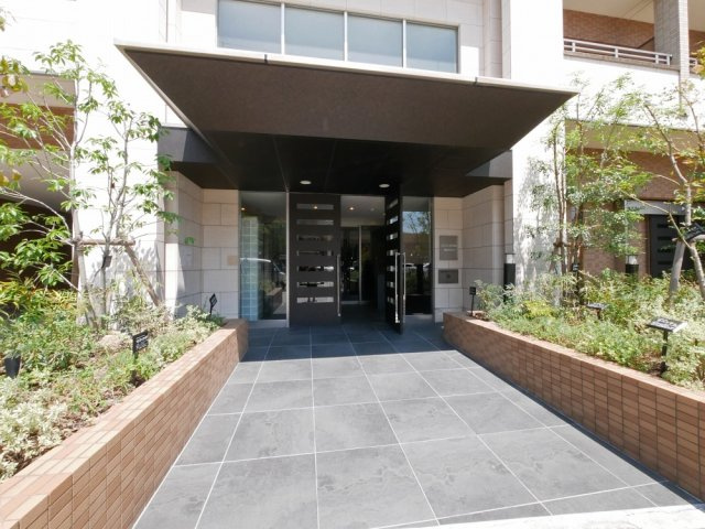CITY SPIRE難波WESTのエントランス
