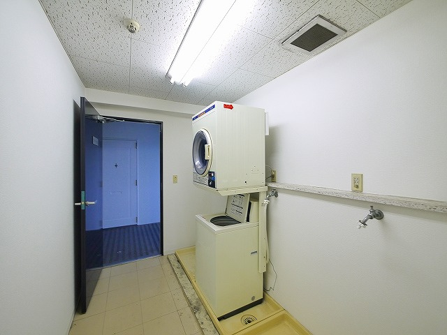 北之庄西町ビルの設備|コインランドリー