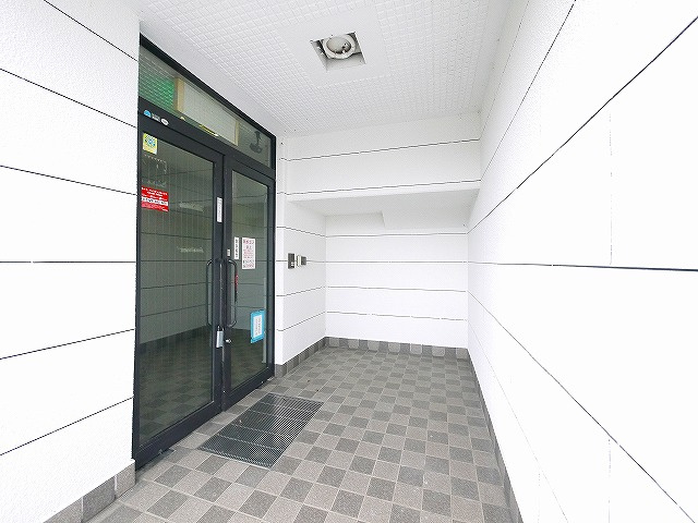 北之庄西町ビルのエントランス|ゆとりのあるエントランスです