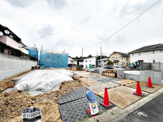 【前面道路含む現地写真】