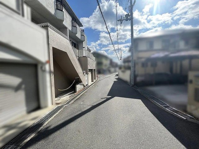 山之上5丁目　中古一戸建ての前面道路含む現地写真|前面道路含む現地写真■物件内覧・資金計画相談・住宅ローン相談、リフォーム相談、お問合せ受付中■
※当日・翌日のご内覧、ご相談はお電話でのお問合せがスムーズです！