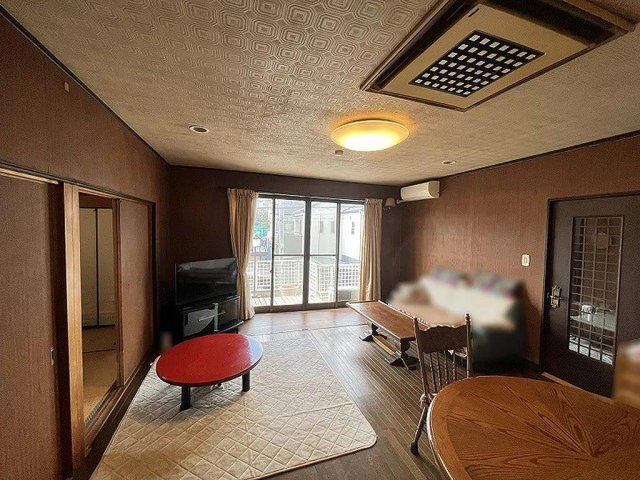 山之上5丁目　中古一戸建ての居間・リビング|LDK25.0帖　広々リビング■物件内覧・資金計画相談・住宅ローン相談、リフォーム相談、お問合せ受付中■
※当日・翌日のご内覧、ご相談はお電話でのお問合せがスムーズです！