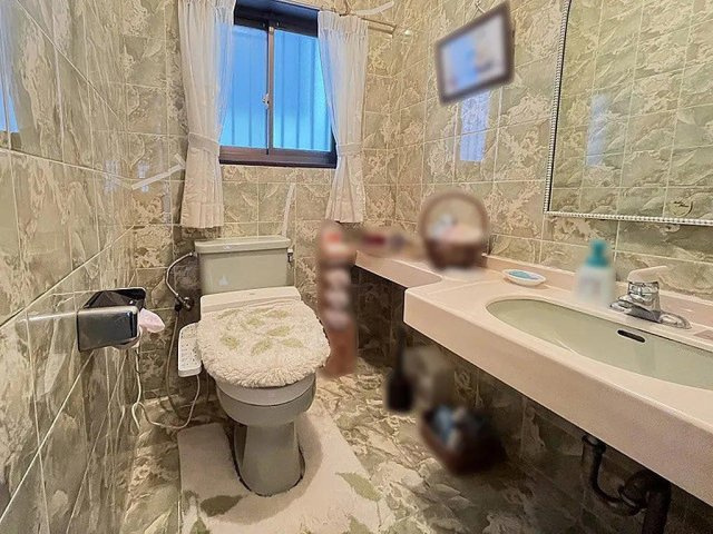 山之上5丁目　中古一戸建てのトイレ|トイレ　手洗い付き■物件内覧・資金計画相談・住宅ローン相談、リフォーム相談、お問合せ受付中■
※当日・翌日のご内覧、ご相談はお電話でのお問合せがスムーズです！