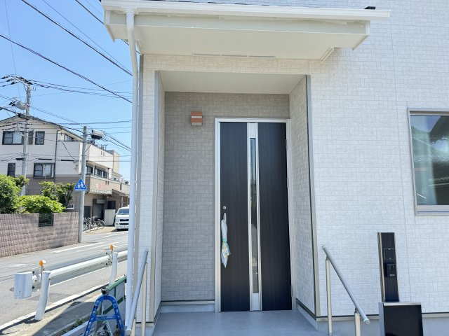 三郷市戸ケ崎4丁目新築戸建【吹上小学校：３分】のエントランス|エントランス・玄関ポーチ
