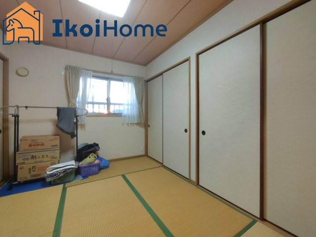 明石市鳥羽　中古一戸建の寝室|●年中無休・当日予約可●　収納スペースも広い和室空間は非常に便利で、お子様も安心して遊べます。