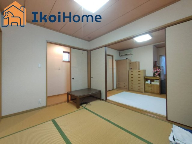 明石市鳥羽　中古一戸建の寝室|●年中無休・当日予約可●　和室は音を吸収し、柔らかく転んでも痛くない為、子供部屋としてもおすすめ