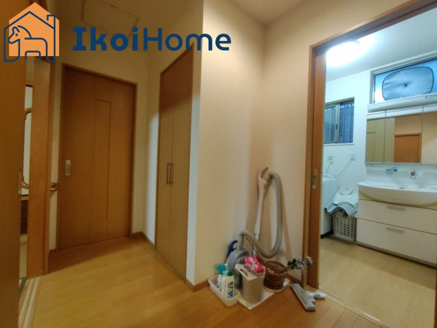 明石市鳥羽　中古一戸建の内装|●年中無休・当日予約可●　家事動線・生活動線がスムーズな配置になっております。