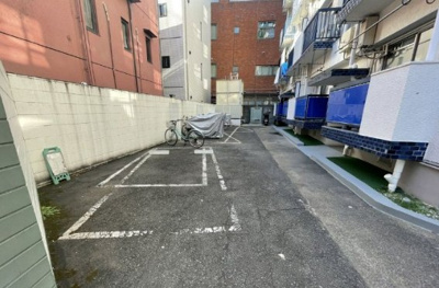 【駐車場】 | 麻布ローヤルコーポ | 駐車場に車を止められます