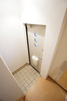 【玄関】 | カサブランカ | ※同物件・反転タイプの写真です。