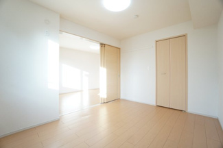 【洋室】 | カサブランカ | ※同物件・反転タイプの写真です。