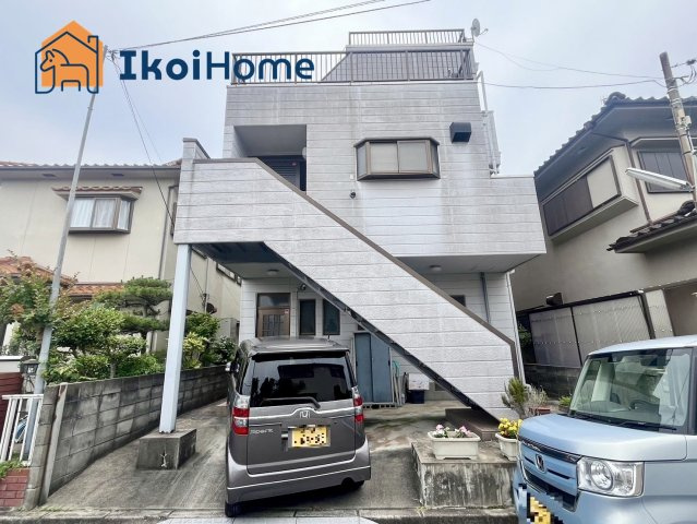 明石市大久保町大窪　中古一戸建　鉄骨造の外観|大きな屋上ルーフバルコニーから明石海峡大橋が眺めれます。鉄骨造のしっかりとした造りが魅力的です。