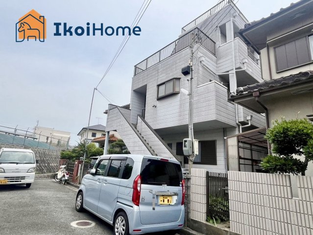 明石市大久保町大窪　中古一戸建　鉄骨造の玄関|●資料・カタログのご請求無料●　山手小学校までは徒歩13分、大久保北中学校までは徒歩5分。