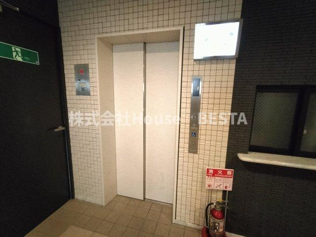 コスモリード神戸三宮のロビー