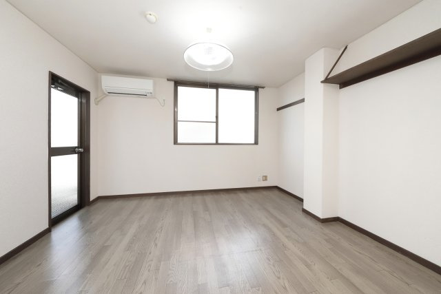 スペシャリー鞍馬口の居間・リビング