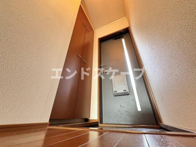 ローレルコートAの玄関|高崎、前橋、伊勢崎エリアのお部屋探しはエンドスケープまで！お客様の理想お聞かせ下さい♪